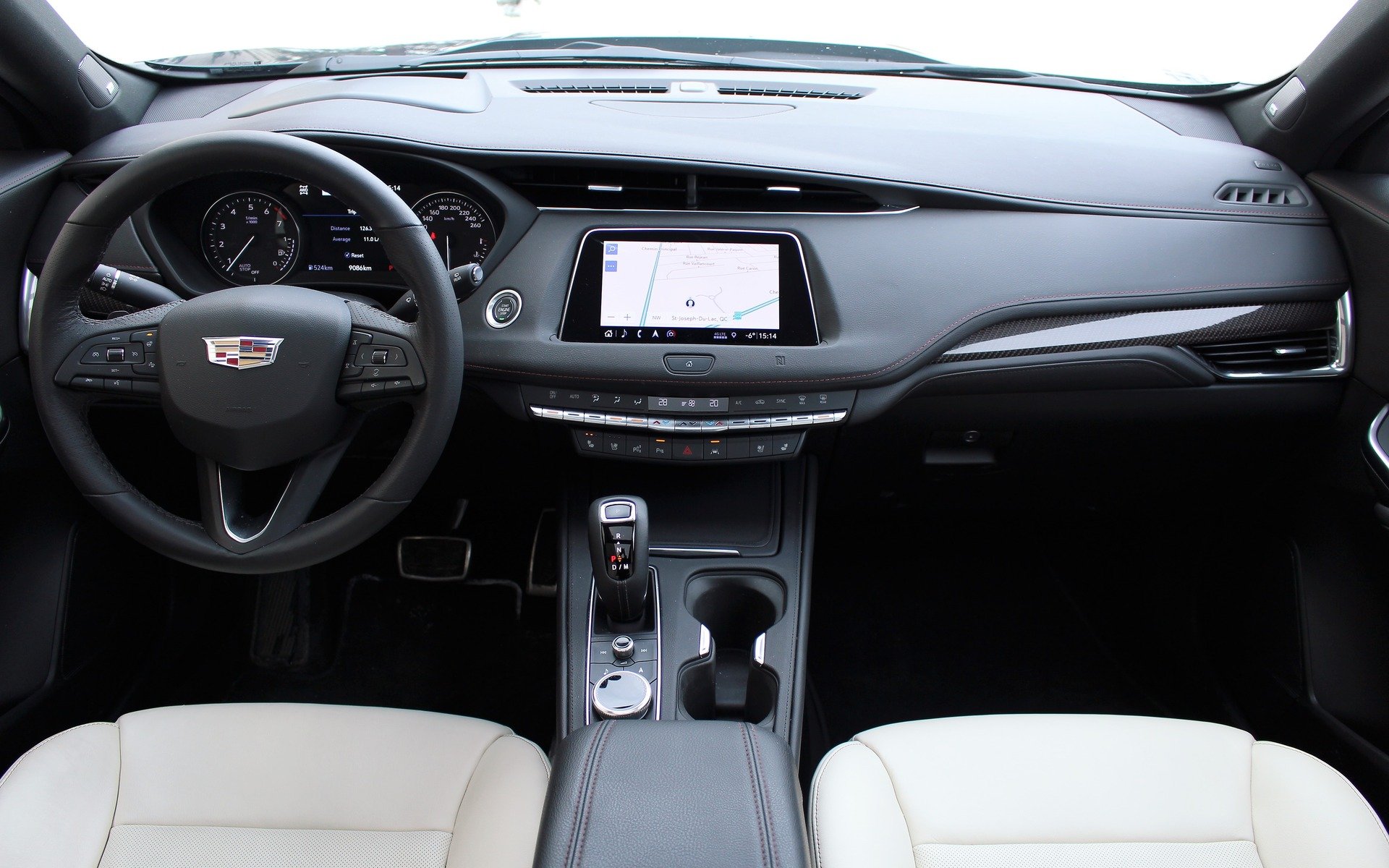 بررسی خودرو کادیلاک