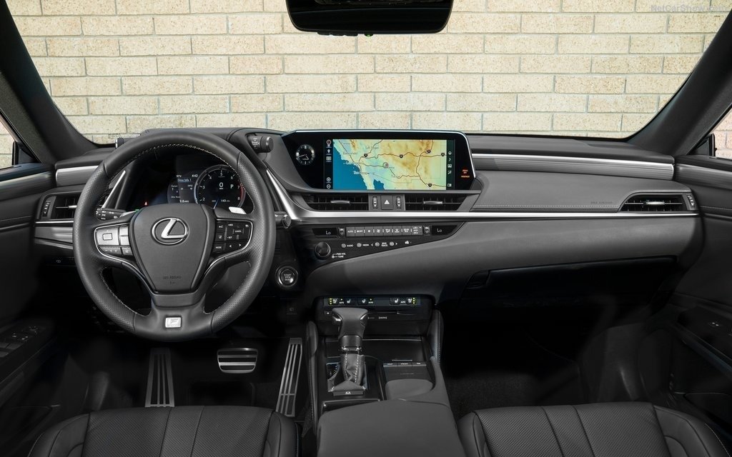 ۱۰ خودرو با بزرگترین نمایشگر