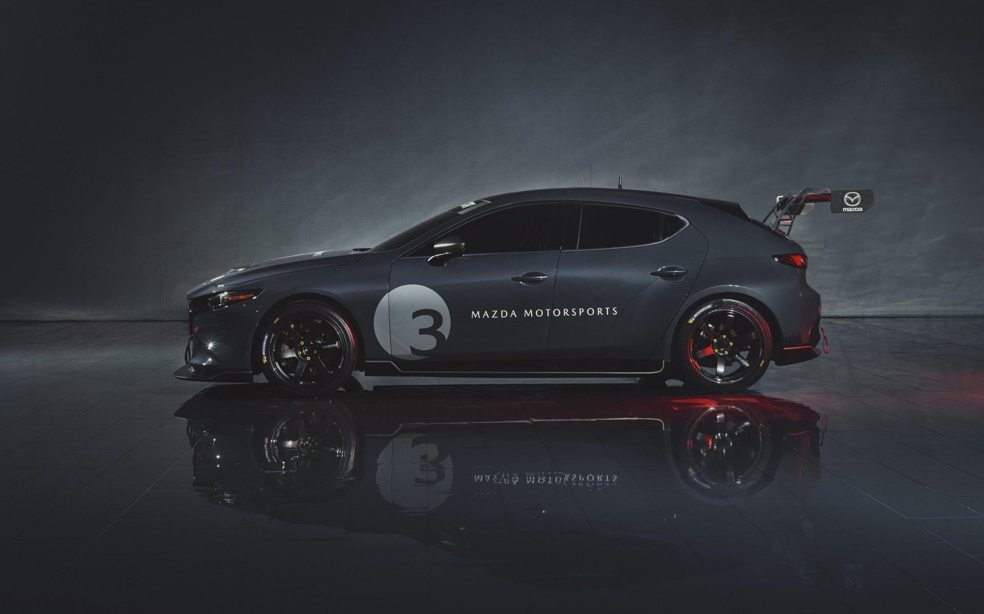 Mazda3 TCR با یک بال غول پیکر برای مسابقات