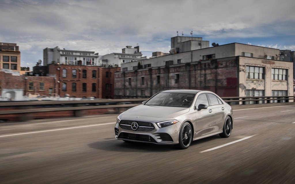 مرسدس بنز A220 ، خودرو لوکس کوچک