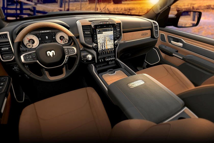 10 خودرو برتر از لحاظ طراحی داخل کابین