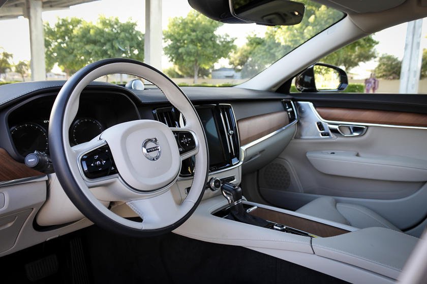 10 خودرو برتر از لحاظ طراحی داخل کابین