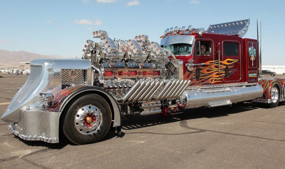 ثور 24 ، بزرگترین کامیون ساخته شده تا به حال