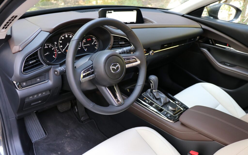 تست خودرو مزدا CX-30