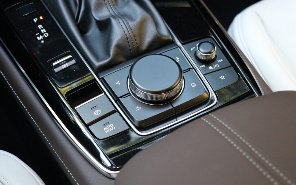 تست خودرو مزدا CX-30