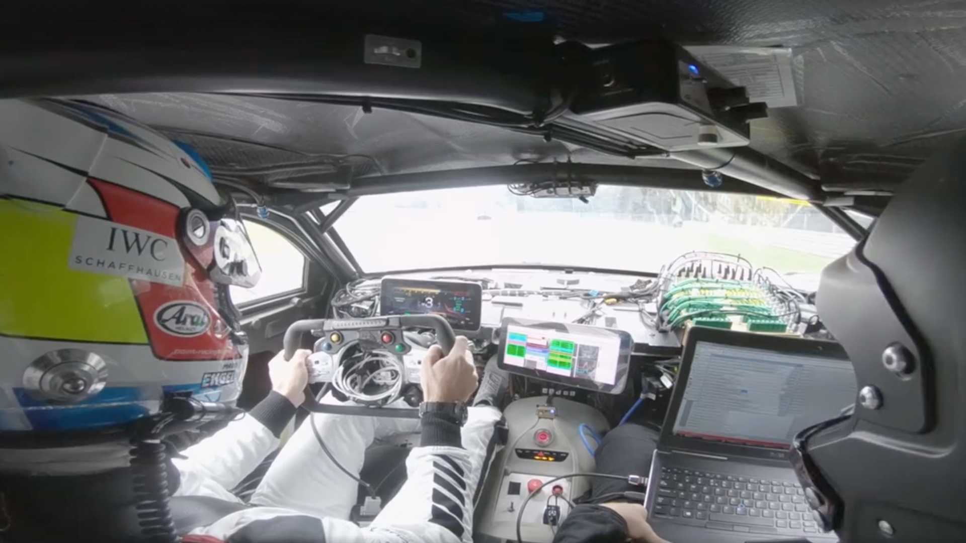 تست خودرو جدید مرسدس بنز توسط لوئیس همیلتون