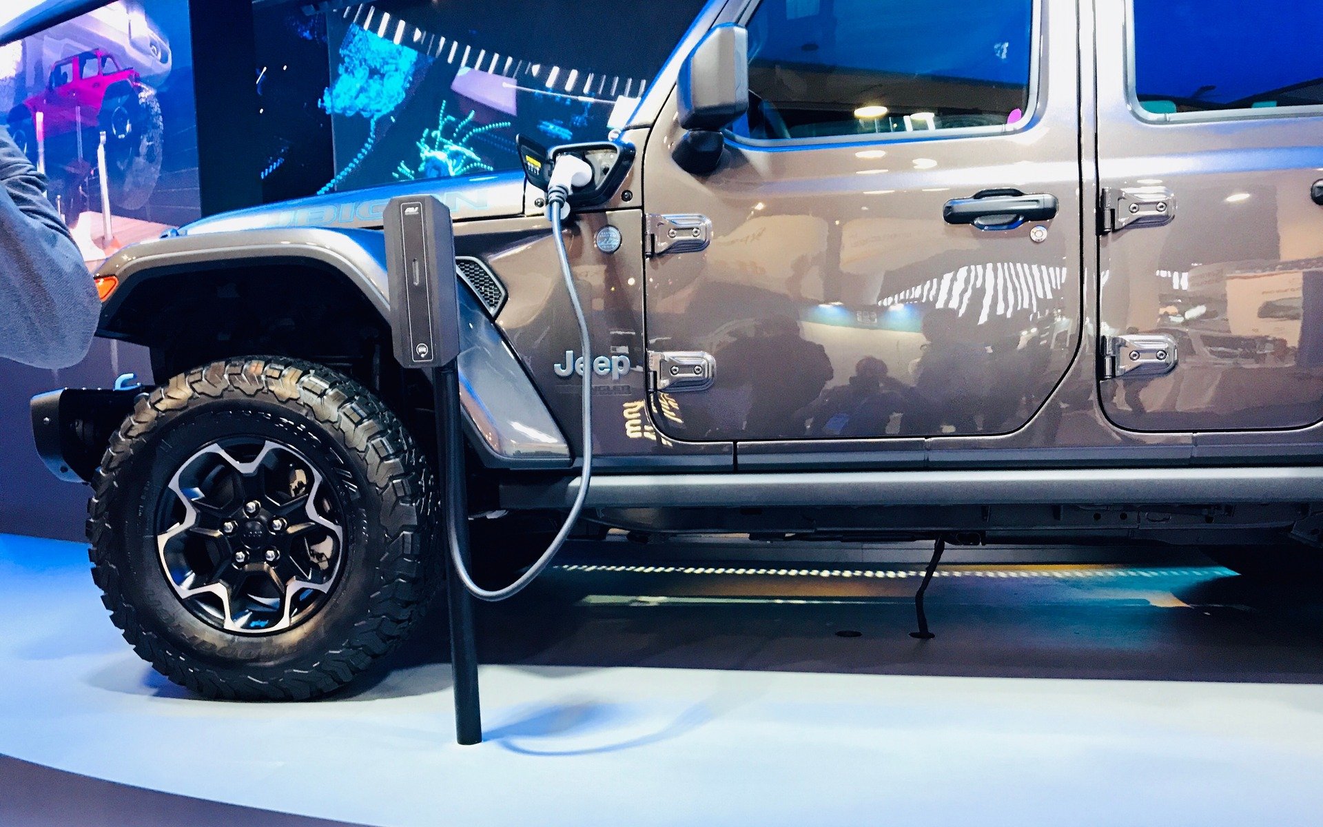 اولین نگاه به جیپ رنگلر هیبرید