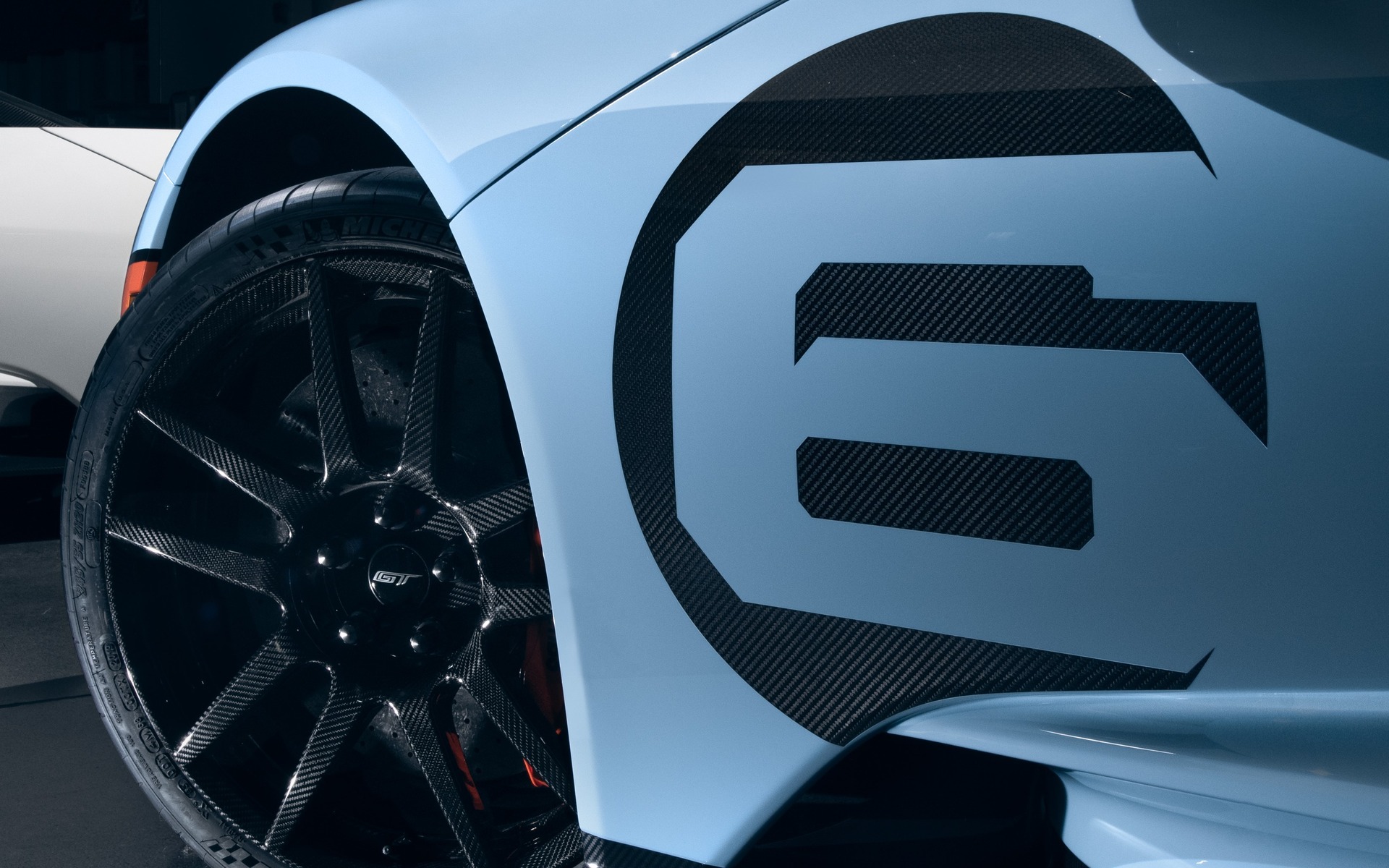 فورد جی‌تی 2020 به همراه اطلاعات