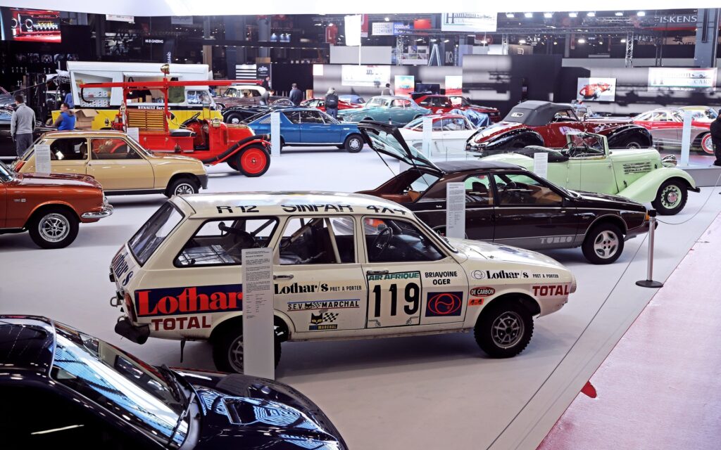 زیباترین خودرو ها در نمایشگاه خودرو های قدیمی فرانسه