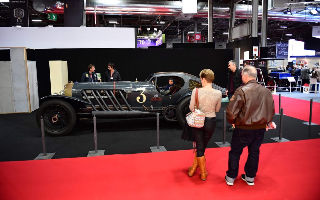 زیباترین خودرو ها در نمایشگاه خودرو های قدیمی فرانسه
