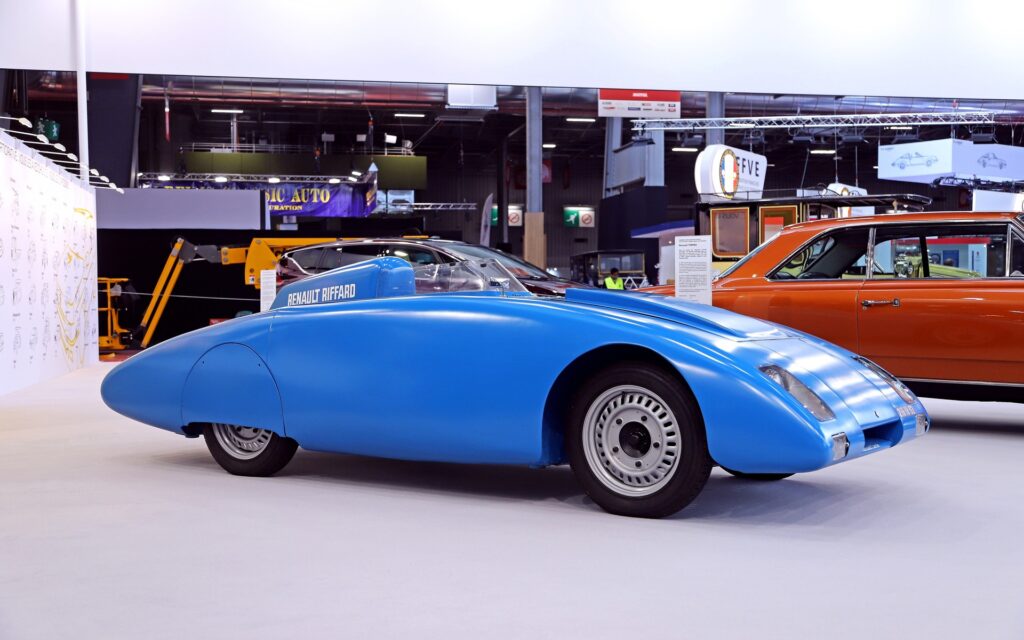 زیباترین خودرو ها در نمایشگاه خودرو های قدیمی فرانسه