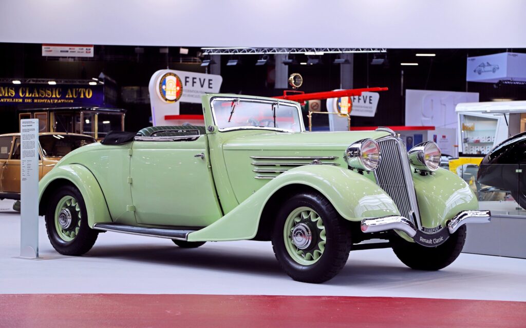 زیباترین خودرو ها در نمایشگاه خودرو های قدیمی فرانسه