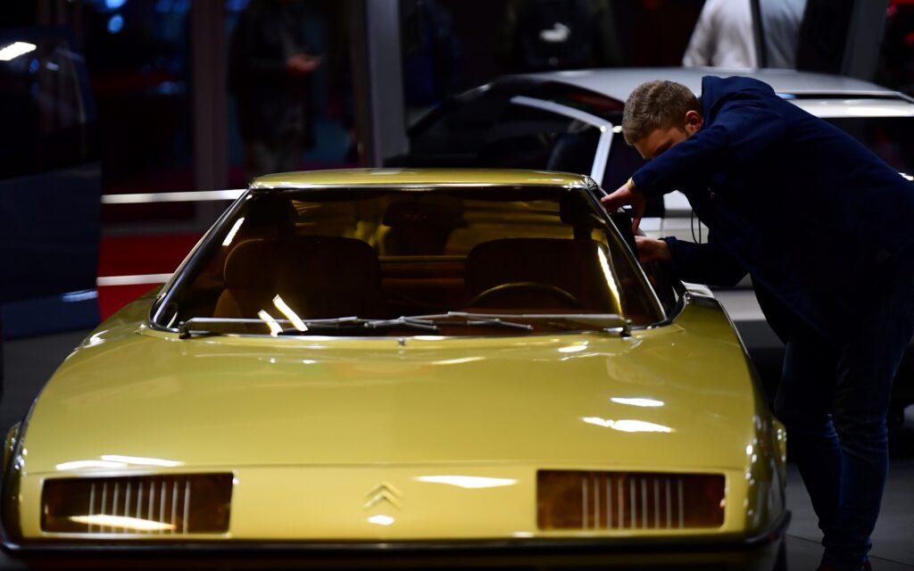 زیباترین خودرو ها در نمایشگاه خودرو های قدیمی فرانسه