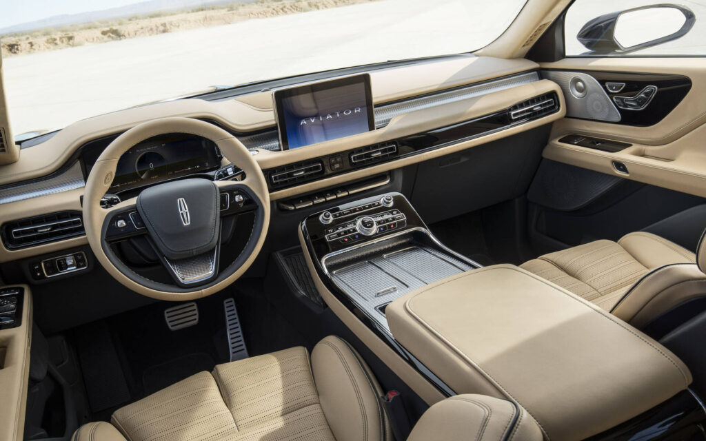 10 خودرو برتر از نظر زیبایی داخل کابین