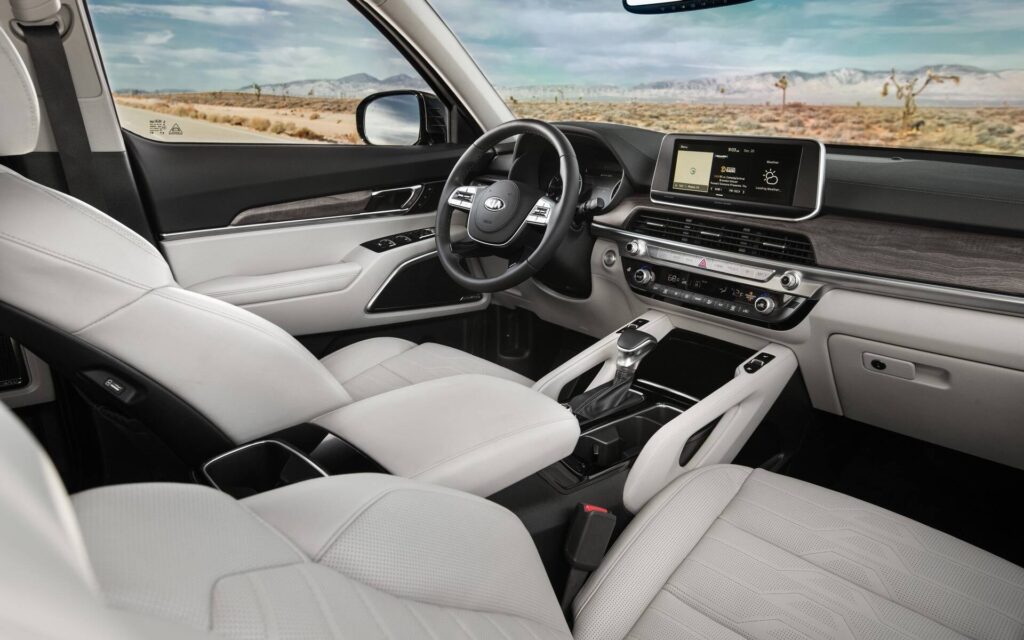 10 خودرو برتر از نظر زیبایی داخل کابین