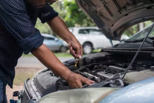 خراب شدن بلبرینگهای محور جلو و تنظیم نبودن سیستم تعلیق