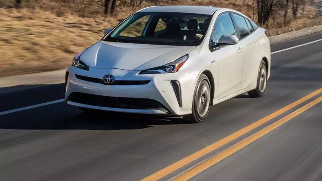 تویوتا پریوس