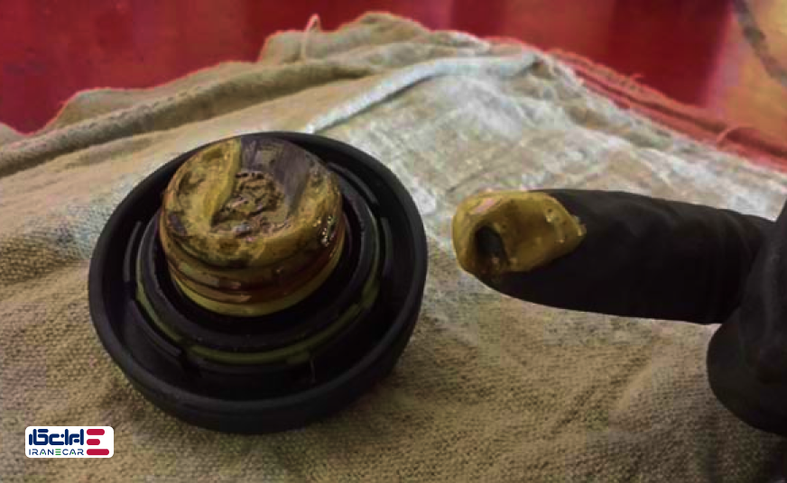 کف کردن آب رادیاتور ماشین